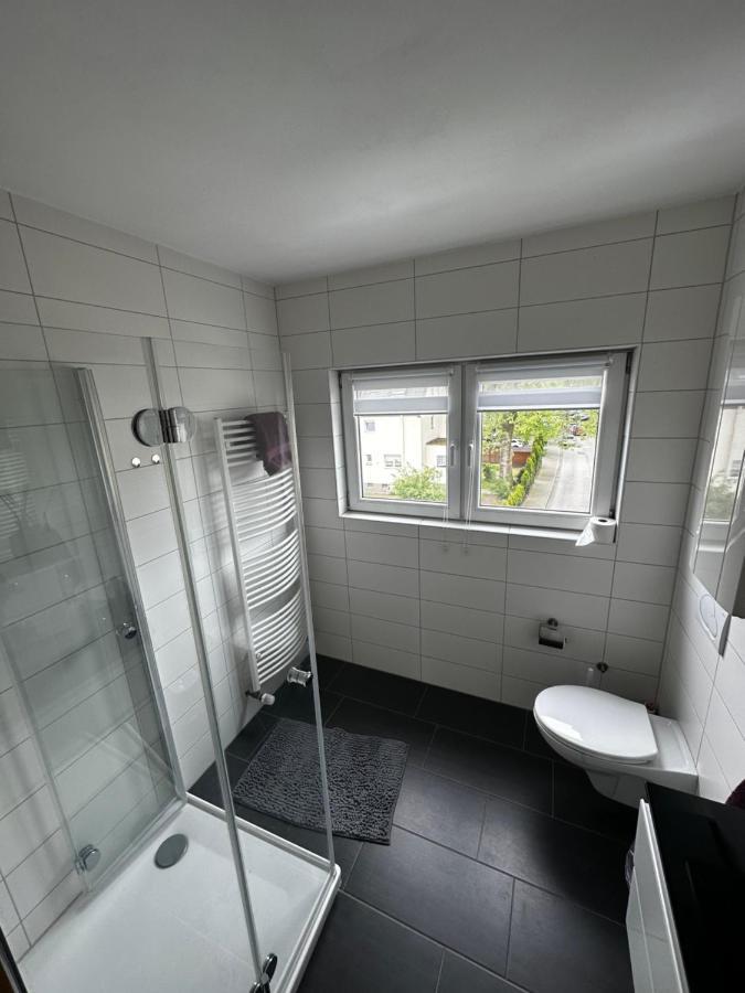 Schoene Ruhige Wohnung In Anliegerstrasse Есен Екстериор снимка